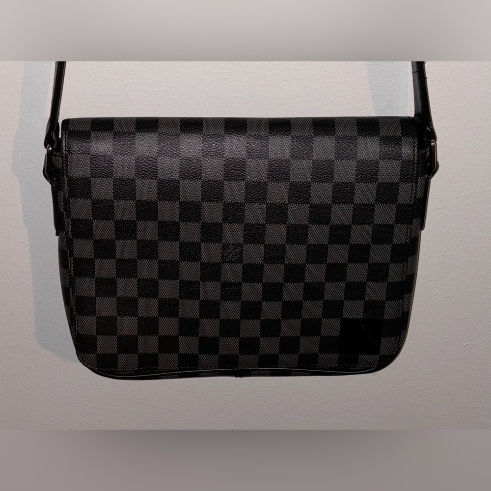 LV messenger Bag